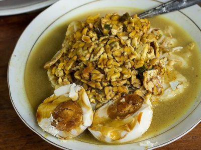 Nikmatnya Orem Orem Ketupat Kuliner Khas Malang