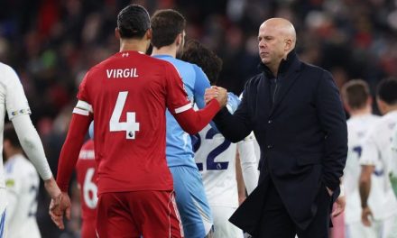 Arne Slot Pesimis Liverpool Bisa Juara Liga Inggris Musim Ini