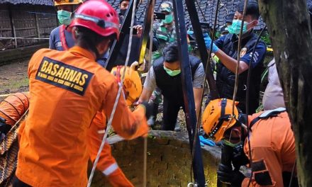 Evakuasi Mencekam Pelajar Di Sumur 30 M, Blower Di Terjunkan