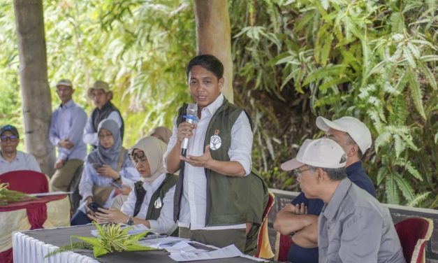 Misi Menhut: Jadikan Warga Desa Penjaga Hutan
