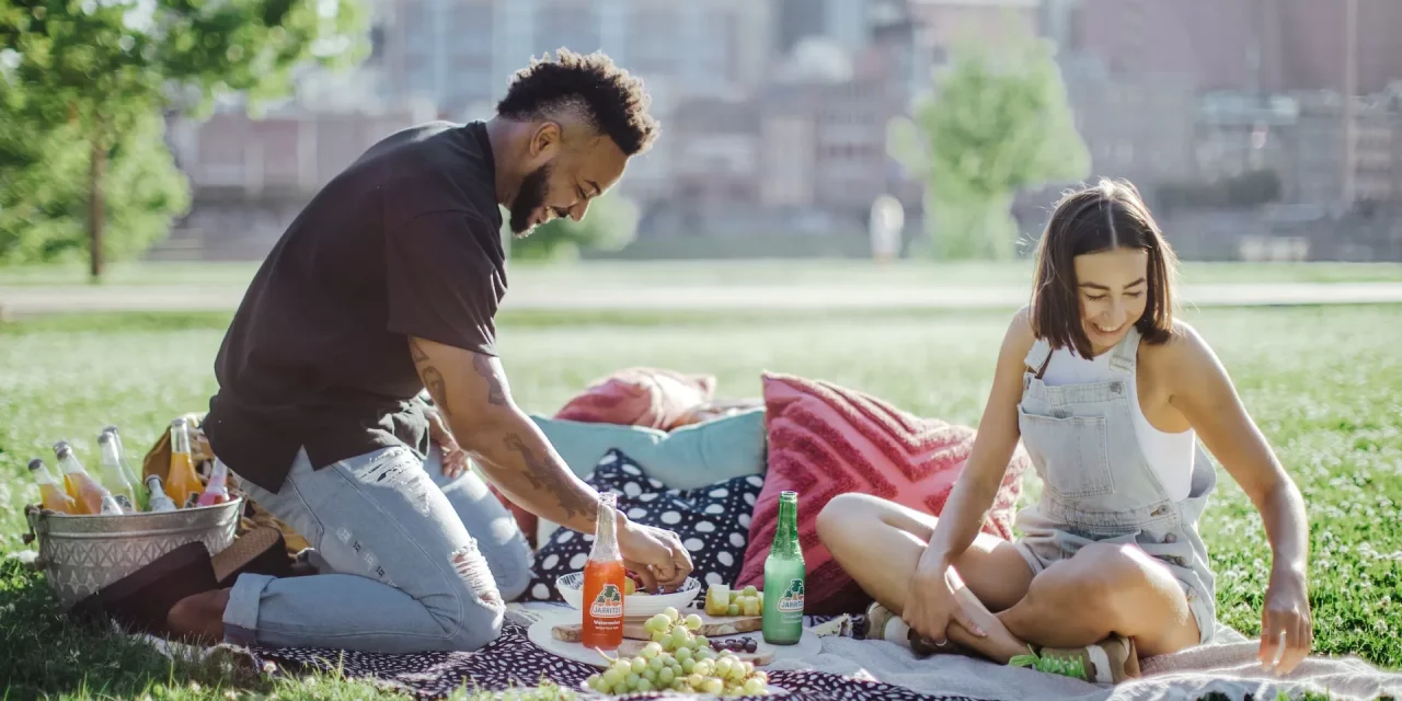 Gak Perlu Mewah, 7 Kencan Murah Ini Bikin Baper