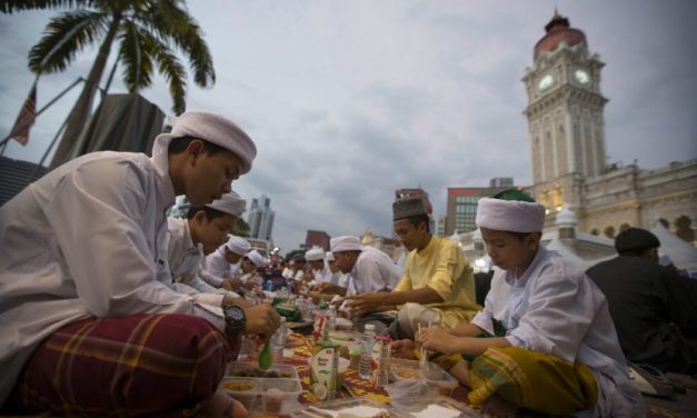 Vibe Ramadan Malaysia: Unik, Ramai, Dan Penuh Kejutan