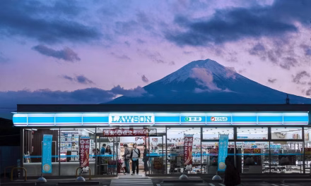 Hotel Budget Lewat! Parkiran Lawson Jadi Spot Tidur Favorit