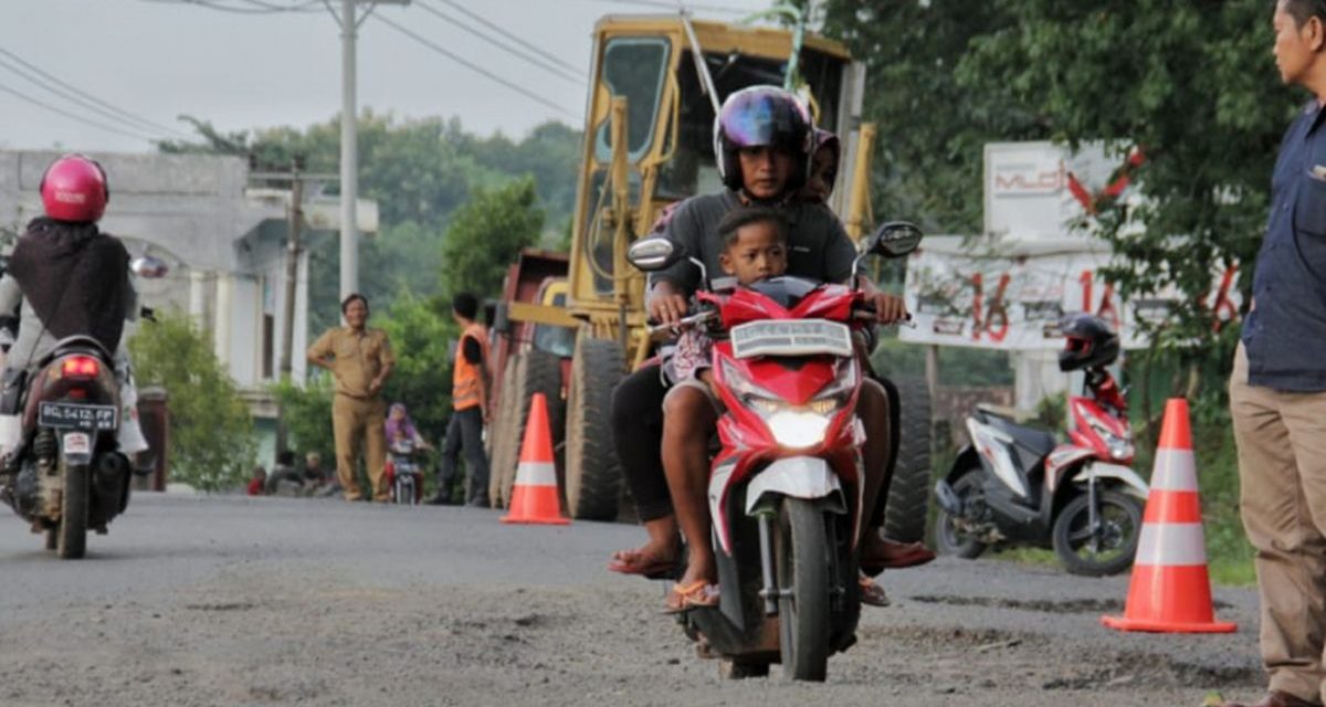 Tips Ngerem Di Jalan Bolong: Anti Oleng & Stabil