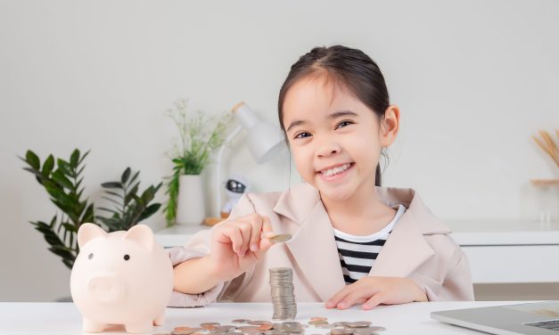 Trik Mudah Mengenalkan Keuangan Pada Anak