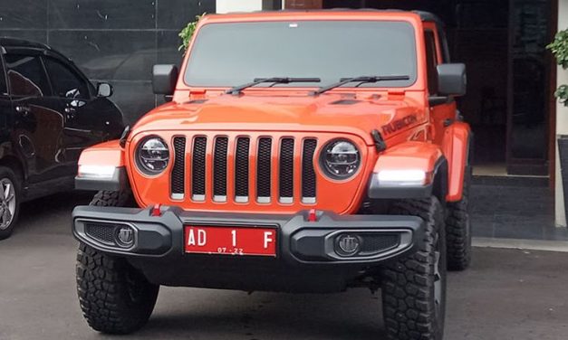 Pilihan Mobil Dinas Pejabat: Gagah, Mewah, Dan Antipeluru?