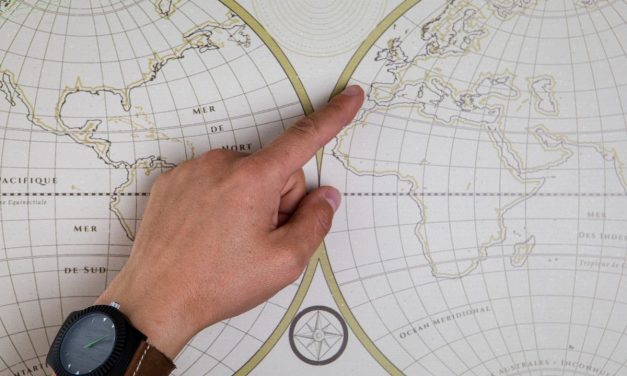 Misteri Kutub: Kenapa Tak Ada Kutub Timur & Barat?